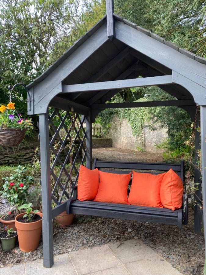 Hollyhocks Holiday Home- 2 Bedroomed Ground Floor Apartment Sleeps 5 Ivybridge Dış mekan fotoğraf