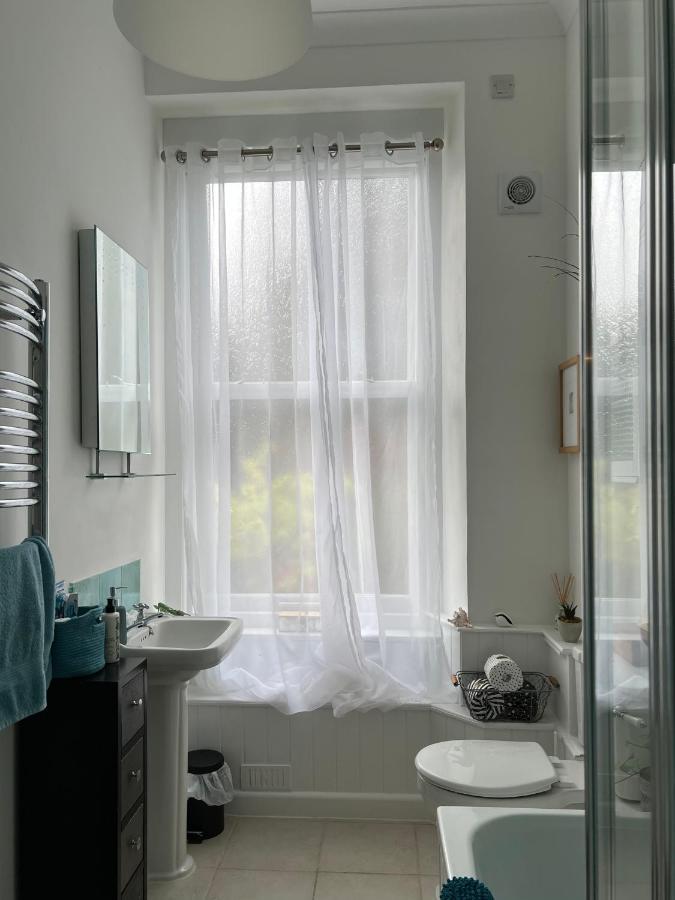 Hollyhocks Holiday Home- 2 Bedroomed Ground Floor Apartment Sleeps 5 Ivybridge Dış mekan fotoğraf